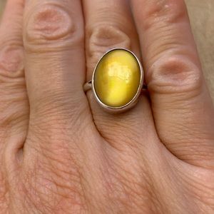 Signed yellow MOP sterling silver ring